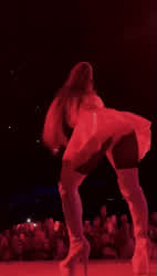 Ariana Grande shaking her ass upskirt - free porn video