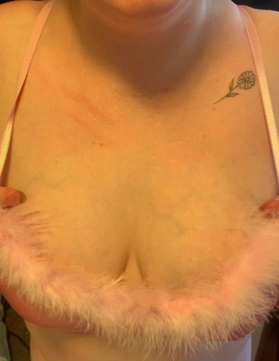 If someone likes my boobs today I’ll let you cumbed all over them - free porn video