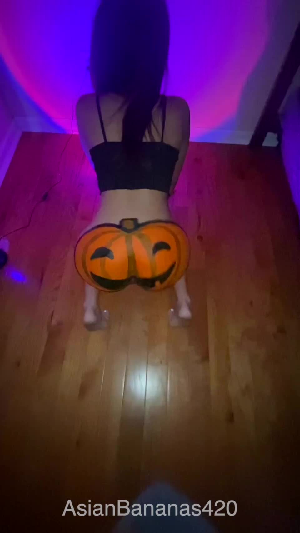 Hope you're not sick of pumpkin yet 😉 - free porn video