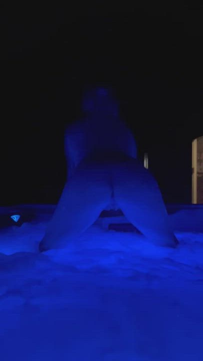 This is what I do when everyone else goes to bed… 🤫🍑 - free porn video