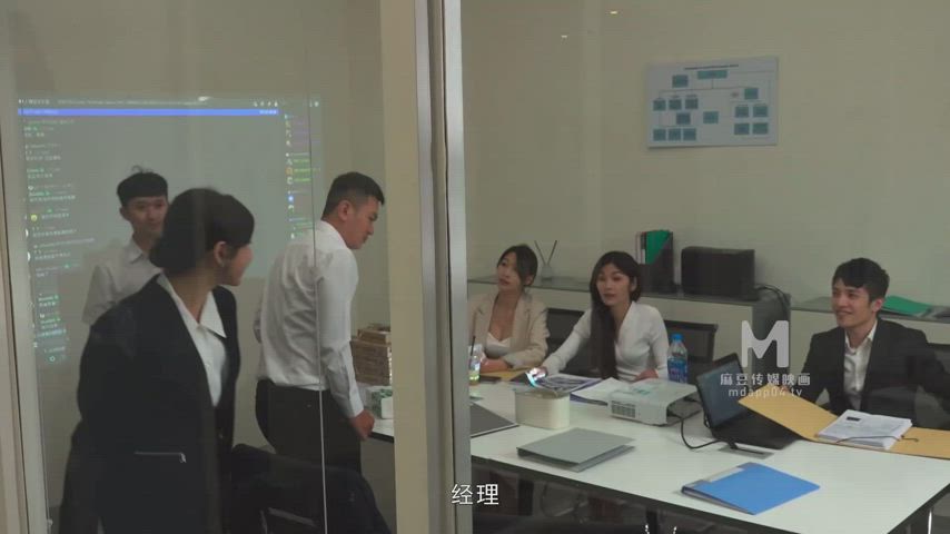 Fucking with the secretary - free porn video