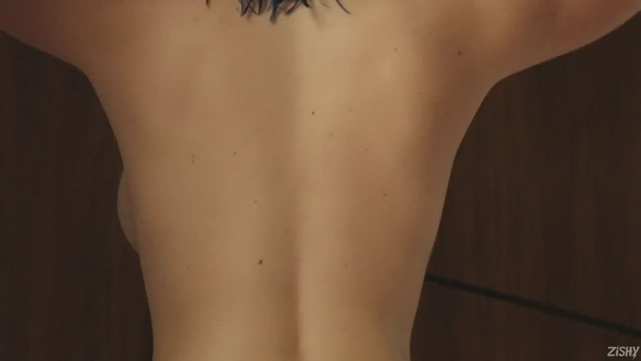 Blue-haired hottie shaking her nice boobies! - free porn video