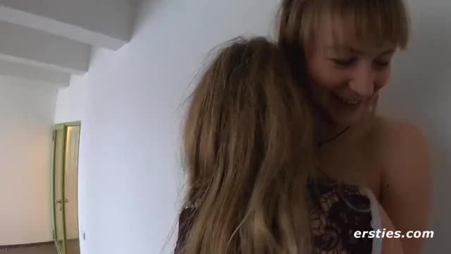 Eating pussy at the public library. - free porn video