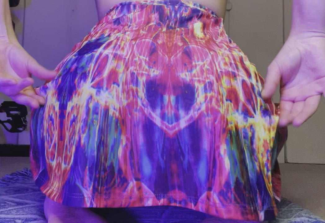Would you help me lift my skirt, daddy? - free porn video