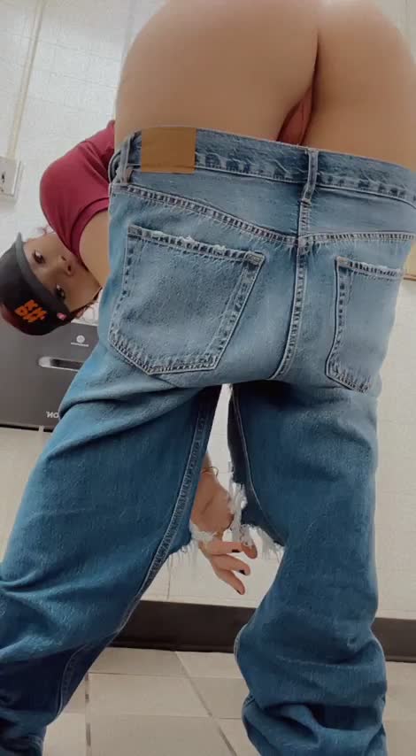 I wish a customer would catch me so he can cum all inside my tight pussy - free porn video