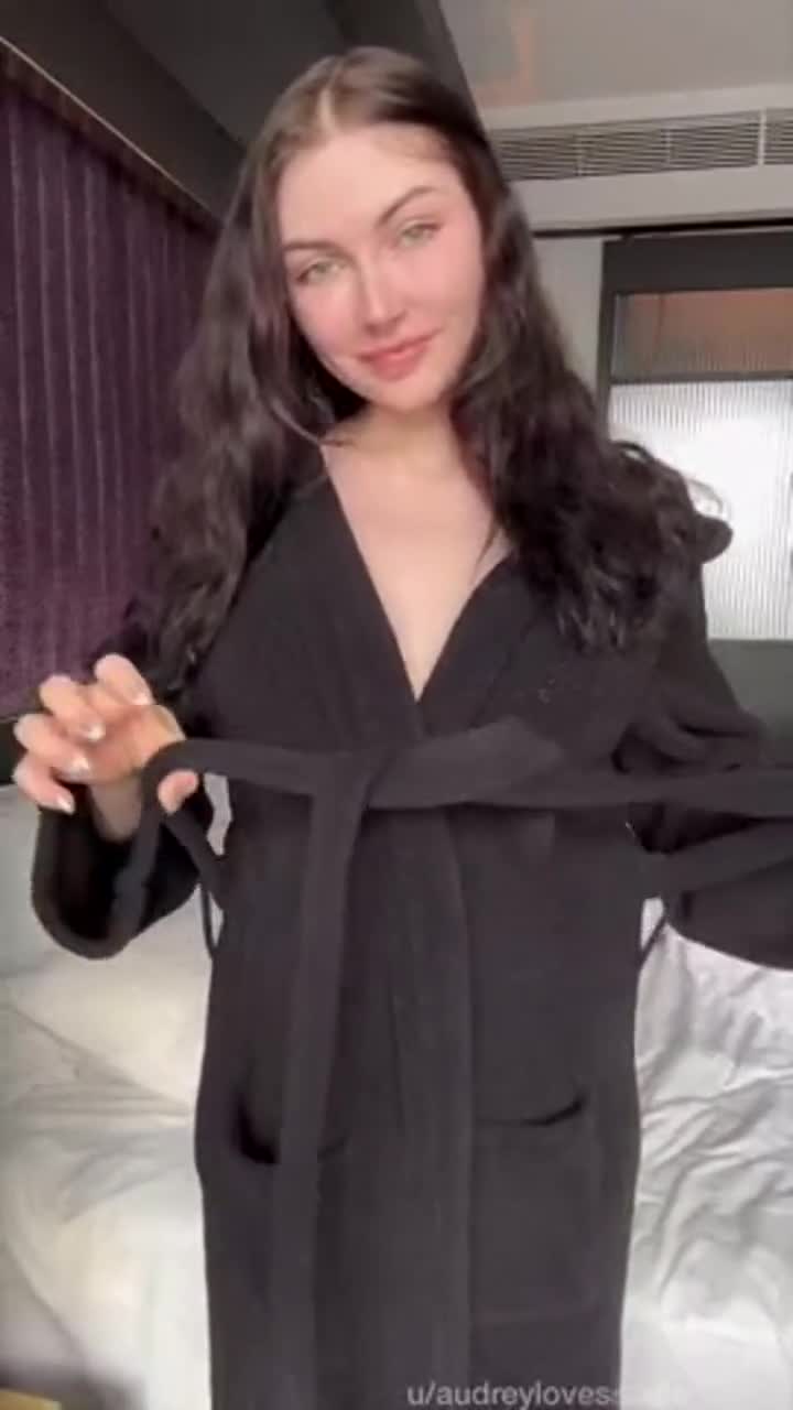 Daddy, do you like my naked body? - free porn video