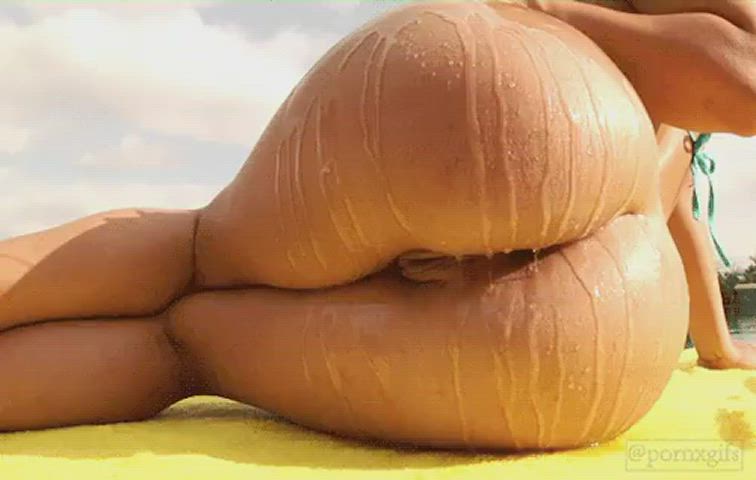 Oiling It Up For Your Ease [OC] - free porn video