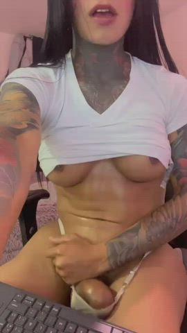 it's fingerlicking good! - free porn video