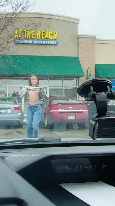 Bouncing through the parking lot [GIF] - free porn video