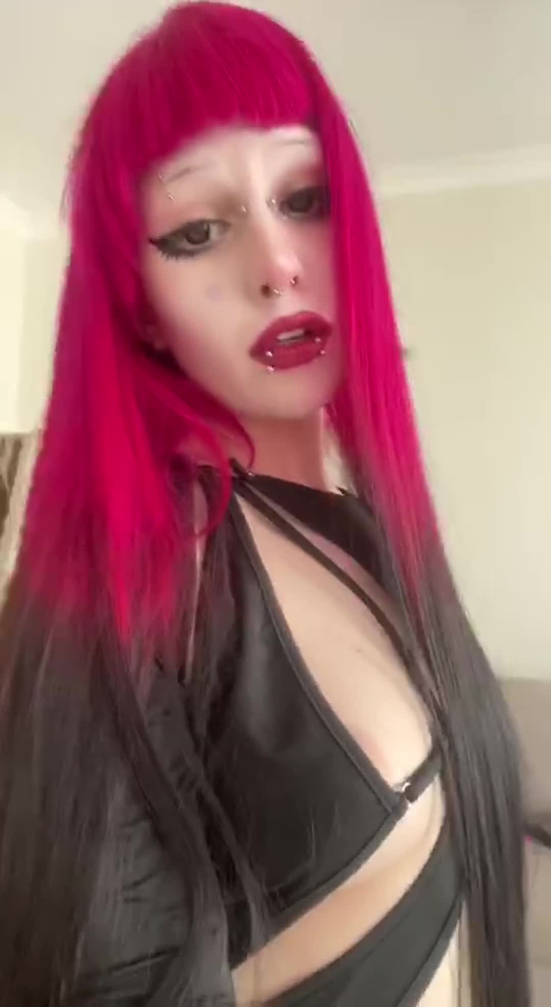 Hot and sassy  - free porn video