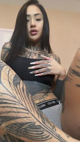 I need you to be gentle while stretching me out - free porn video