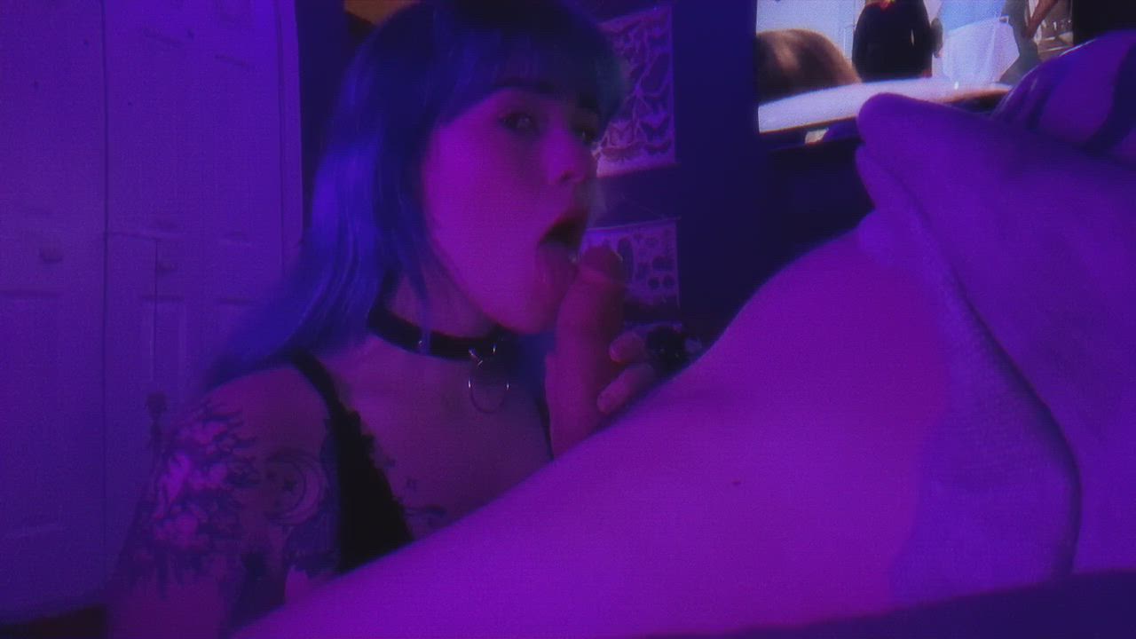 would you let a goth chick suck you off? 😻 - free porn video