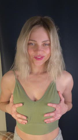 I love showing off my petite body to yet internet strangers - free porn video