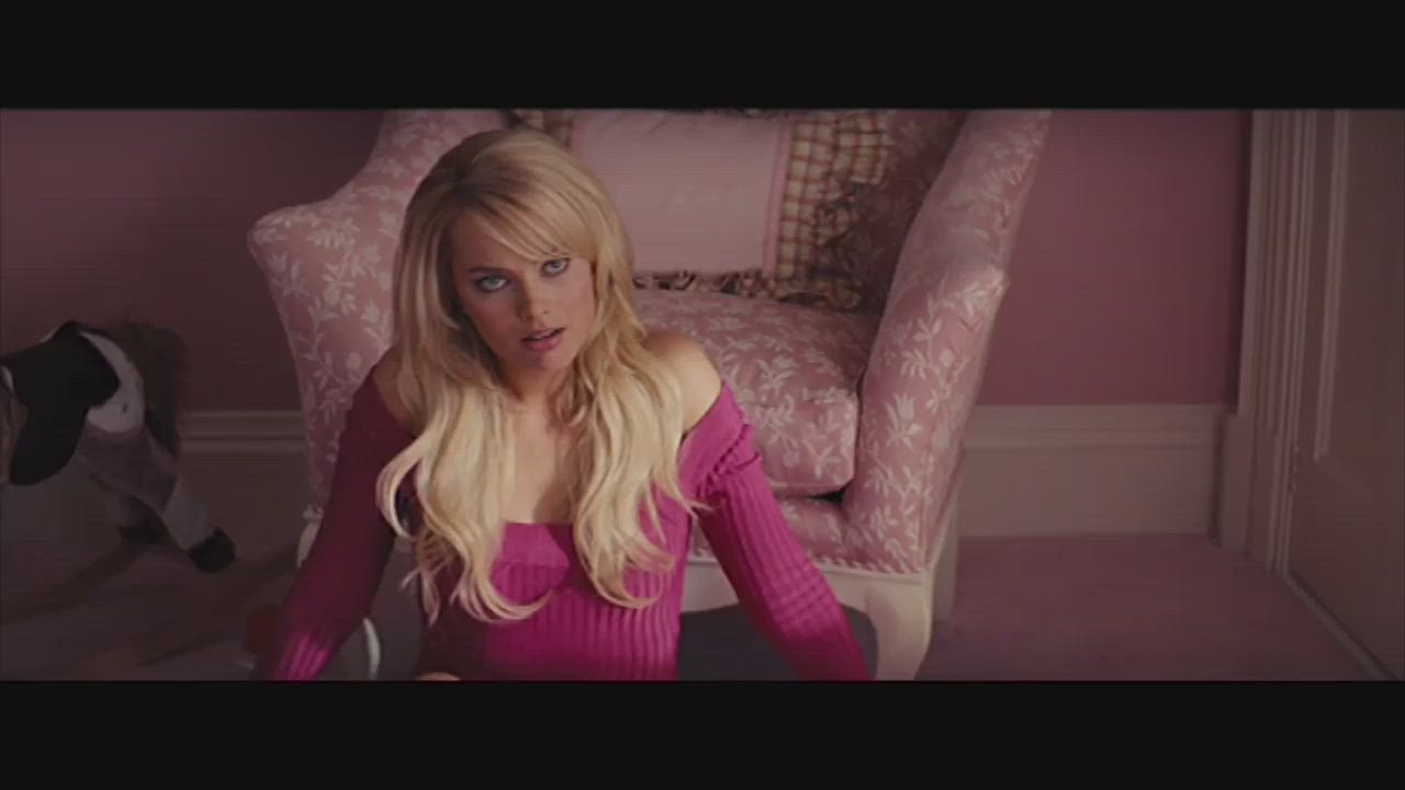 Margot Robbie knows you've been trying to peek up her dress, so why not give you a full view? - free porn video