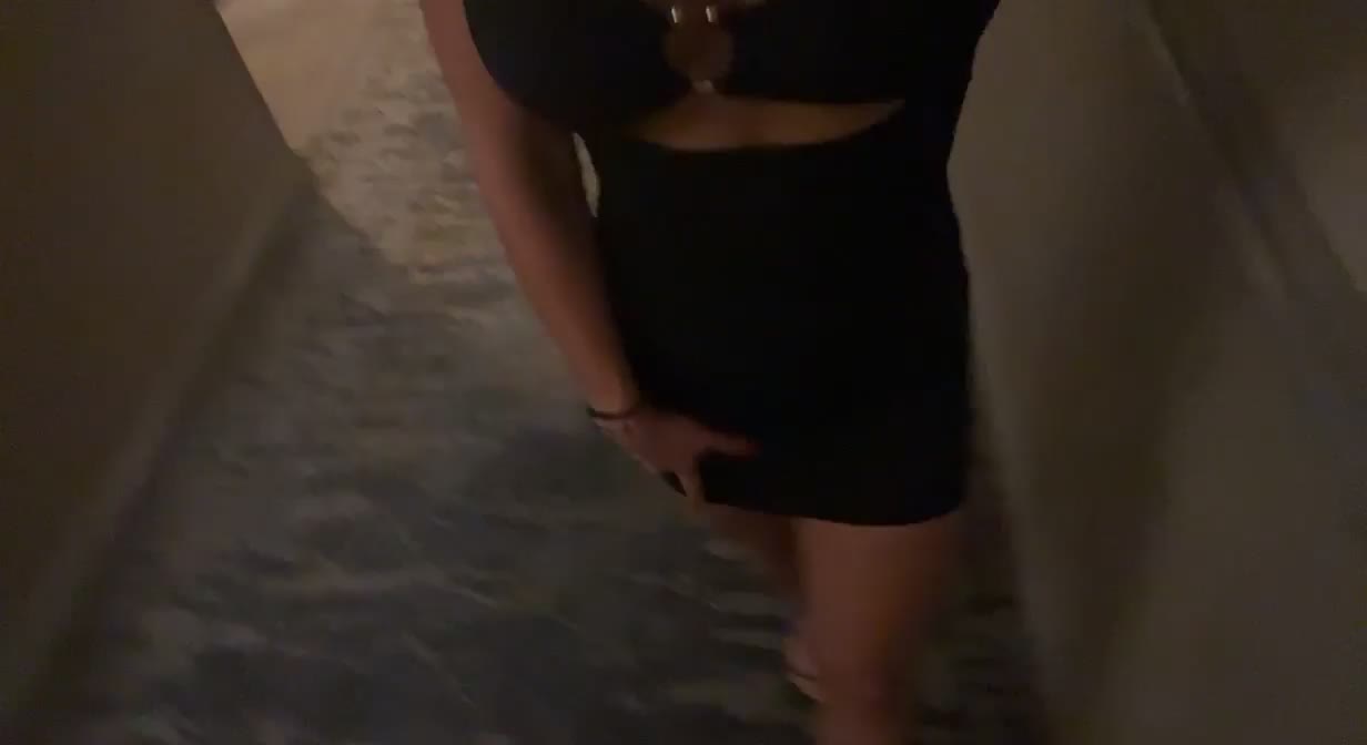 Heading for dinner with a diamond butt plug in , no panties and giving the guys a quick flash at the end of the hallway - free porn video