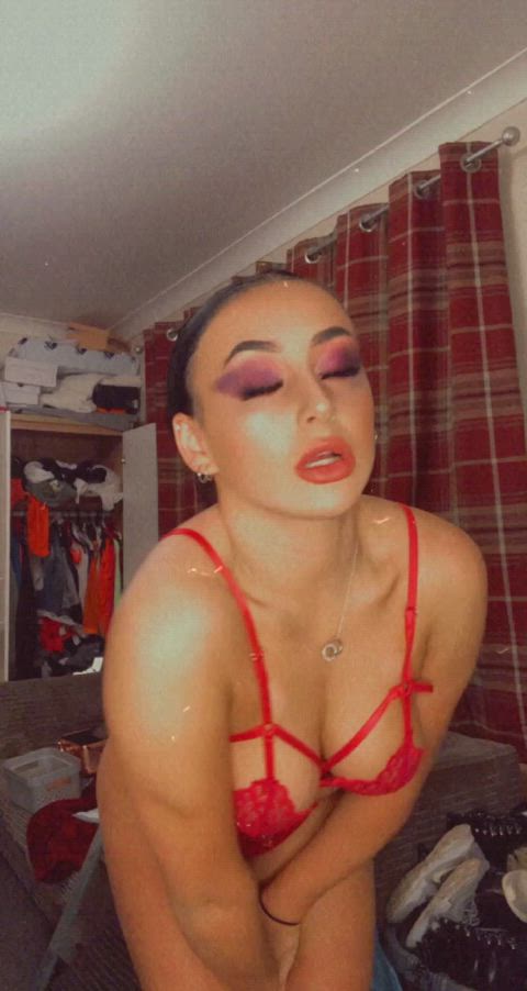 It's Seductive Saturday so naturally here\'s me turning you on. - free porn video