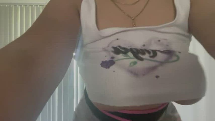 My girl was face timing me while working out and her boobs wanted to say hi😈 - free porn video