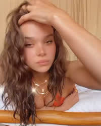 Hailee Steinfield - free porn video