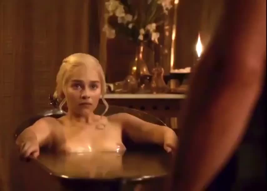 Emilia Clarke’s wet tits and legendary ass jiggle - free porn video