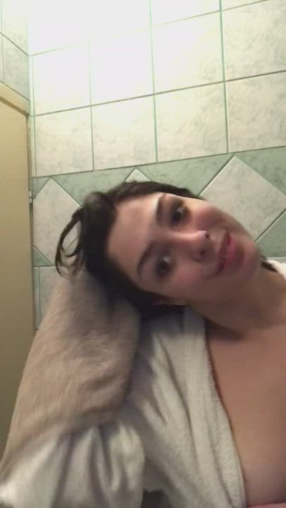 (18) come take a shower for christmas with me 😈💦🎄 - free porn video