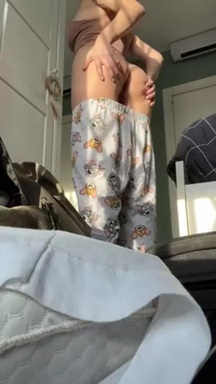22 [F4M] [ Snapchat ] [alexlina49] Press the arr*w and I'll send an instant nude. Always in the mood for sexting👍💯 - free porn video