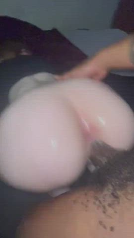 Huge dick makes pussy soaking wet 🤩 - free porn video
