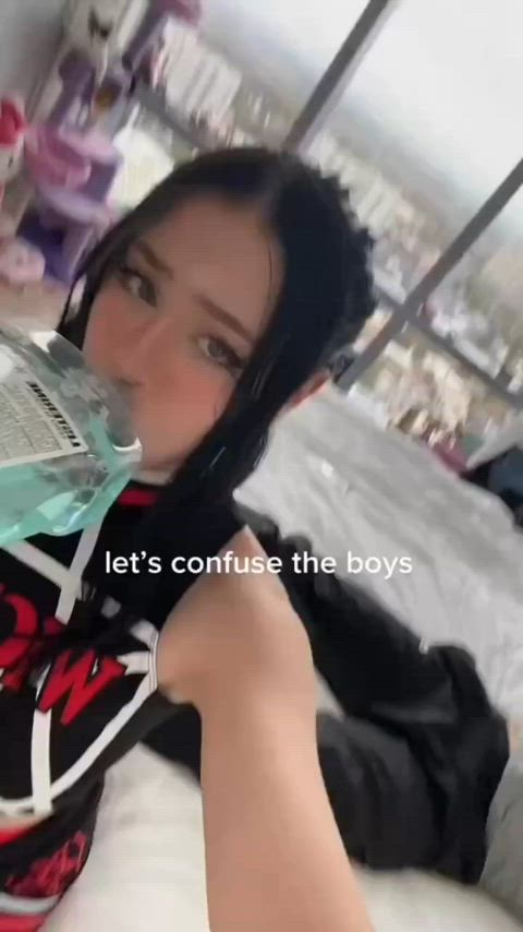 This got 16.3 million views on tiktoks so I figured I’d clear up the confusion.. wait till the end (; - free porn video