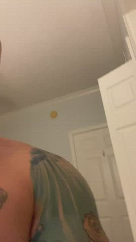 Surprise blowjob in the shower - free porn video