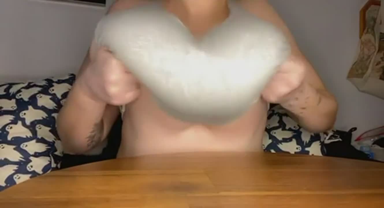Can I offer you breakfast in bed? - free porn video