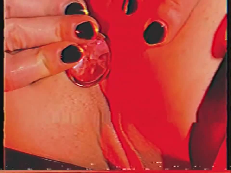 Anal plug in VHS style - free porn video