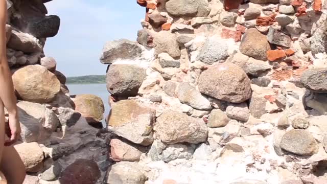 Hiding From Other Tourists Behind The Wall - free porn video