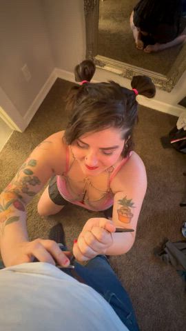 I love when she pulls it out and starts sucking - free porn video