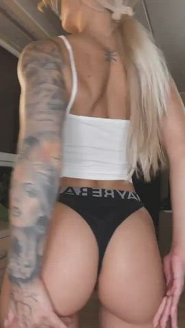Does anyone know who this is or have more of her - free porn video