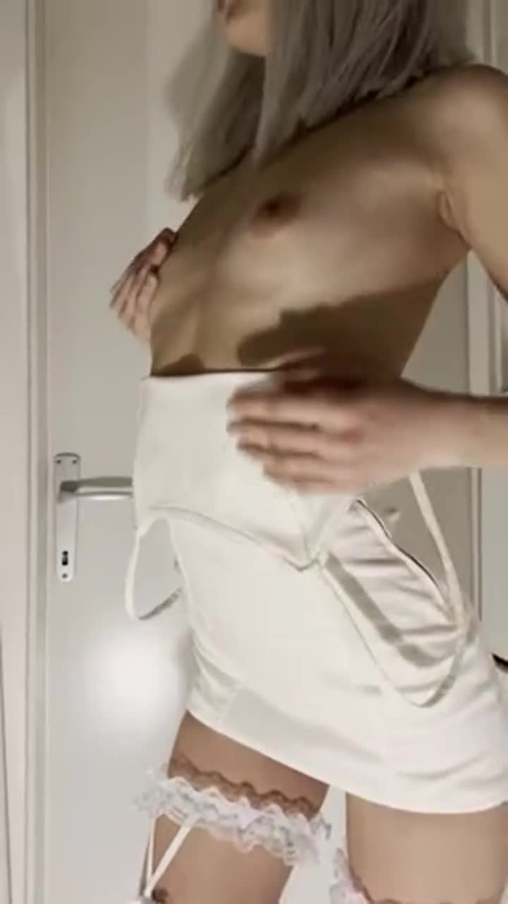 Let me show you my tiny body - free porn video