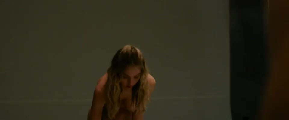 Sydney Sweeney big natural tits in her new movie - free porn video