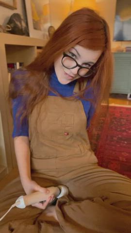 I’ve been trying to get out the door for two hours but I can’t stop masturbating. - free porn video