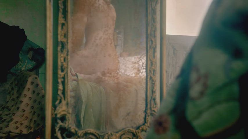 Jessica Parker Kennedy lesbian scene in Black Sails - free porn video