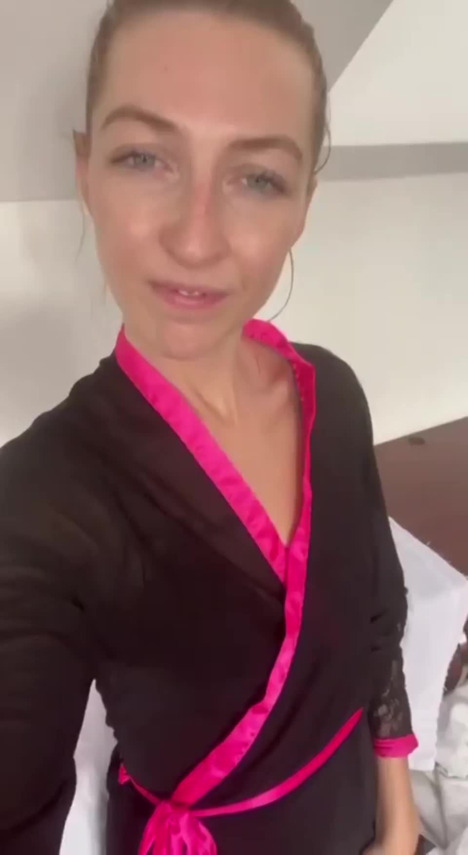 I don't know why my boss bought me this robe, but I like it!🥰 - free porn video