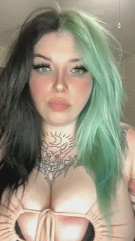 New hair, new woman. Who wants to fuck me? - free porn video