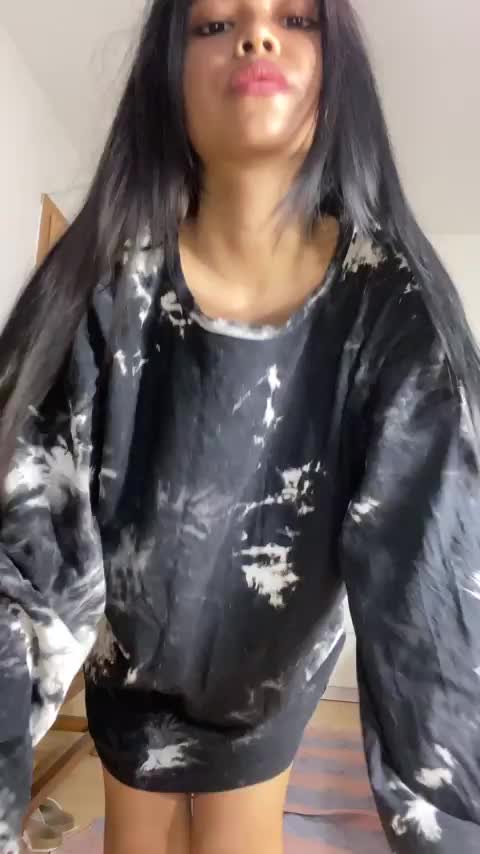 wait till i turn around and show you my lickable pussy and ass - free porn video