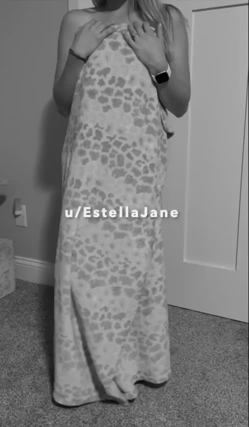 Oops, my blanket fell 🙊 - free porn video