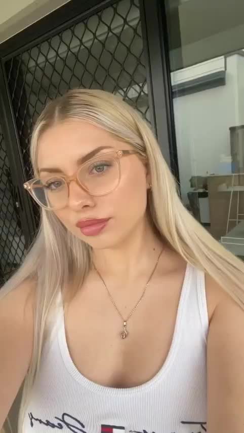 giving my neighbours a show ;) - free porn video