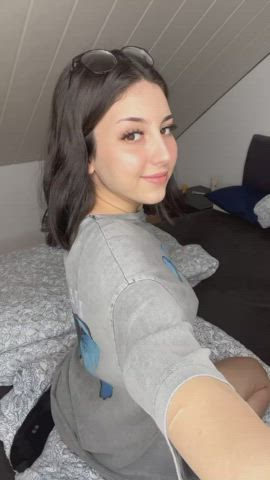If even 4 guys see my 18 y/o ass, I’ll celebrate and fuck myself 🍑 - free porn video