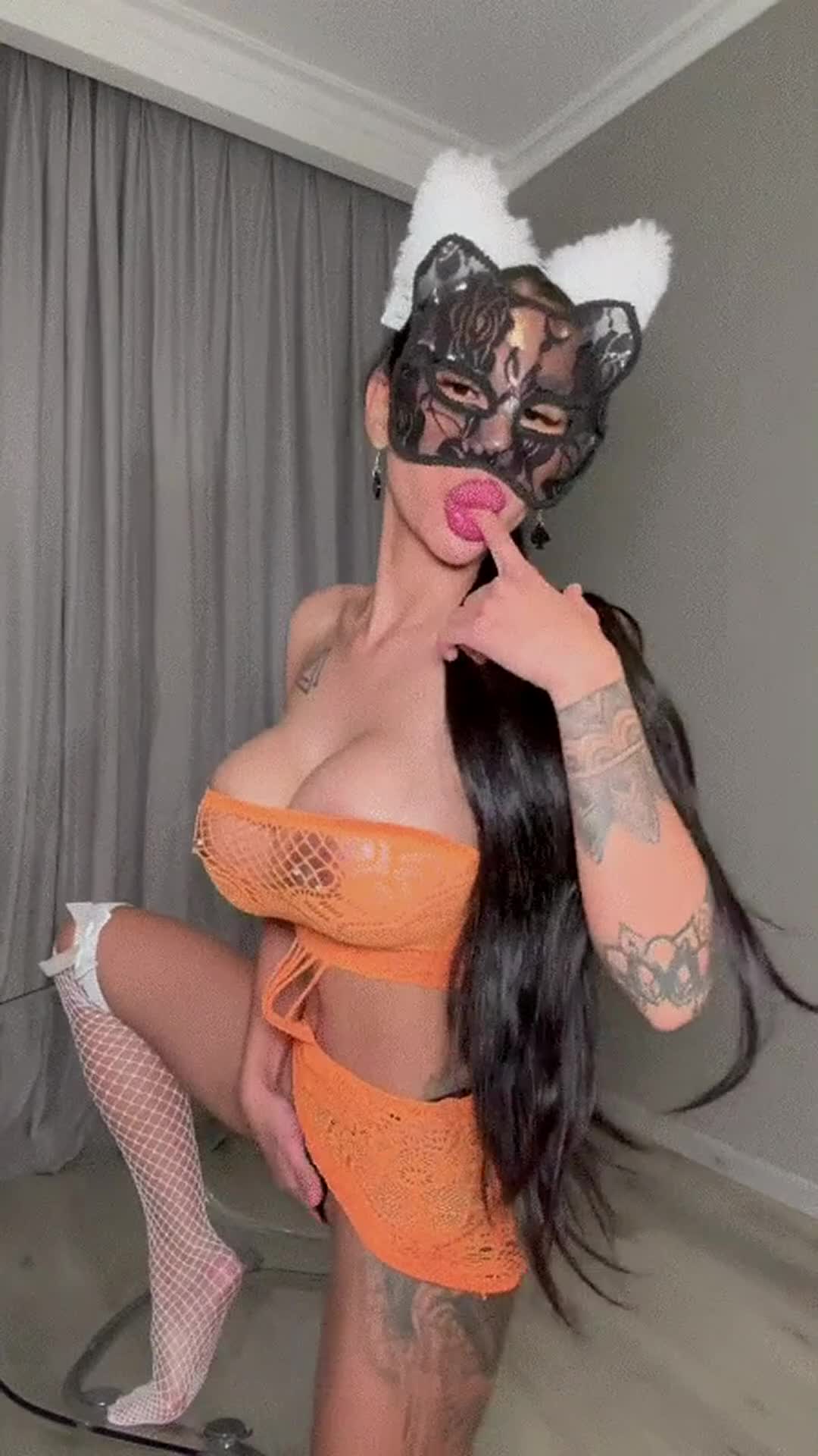 A lot of beautiful bimbos in here. Making me doubt myself at times. - free porn video