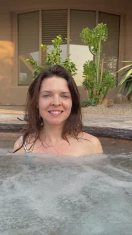 Hot tub flash [gif] - free porn video