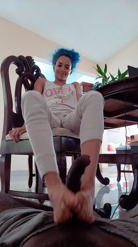 Footjob cumshot by my gf - free porn video