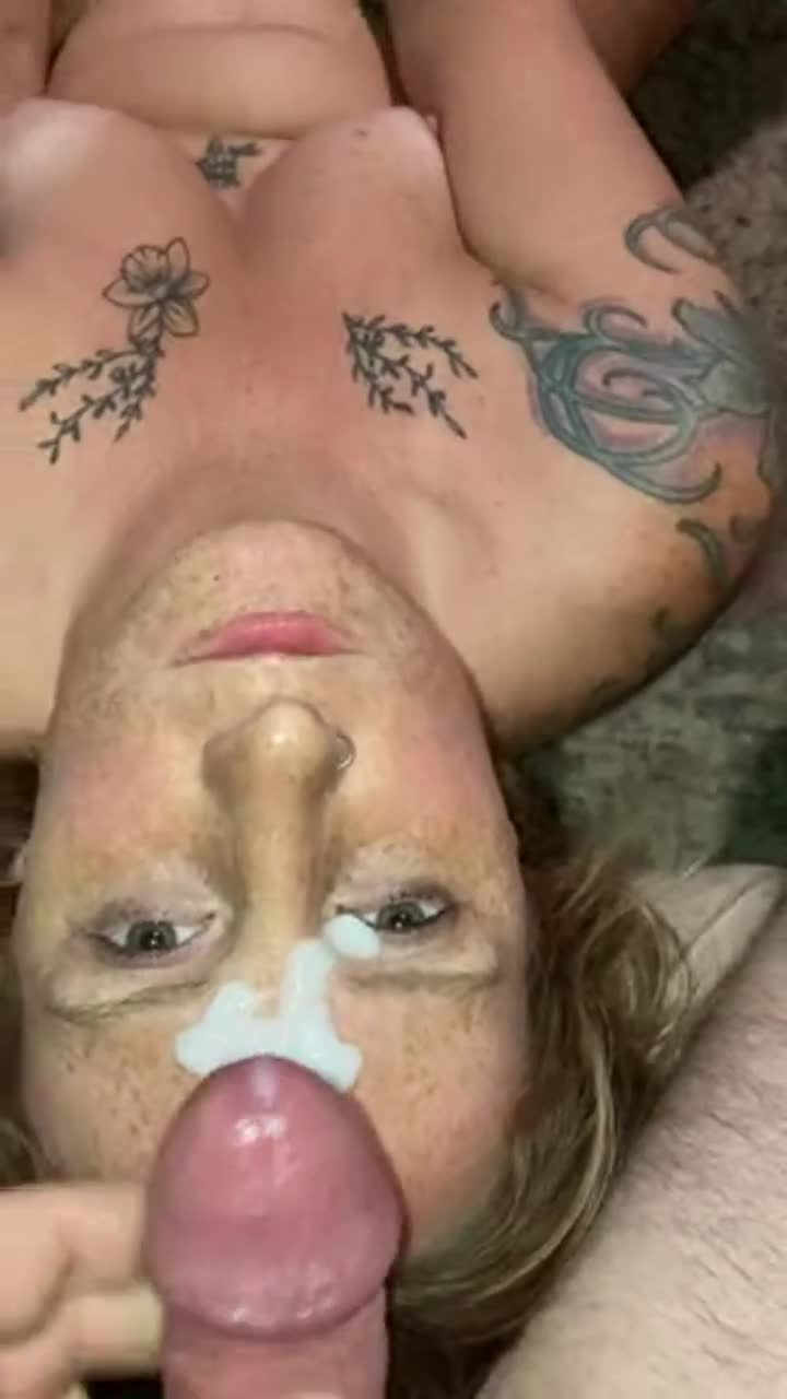 Do I look sexy like this? - free porn video