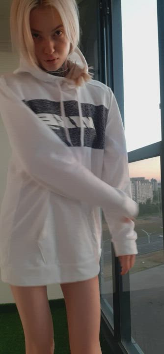 When I really want men, I try not to wear anything under a hoodie. - free porn video