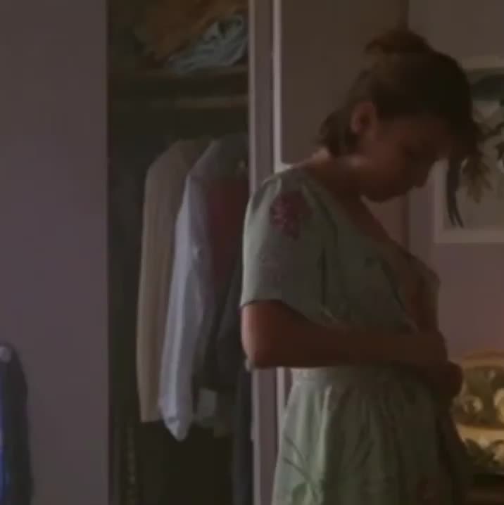 Elizabeth Peña - Jacob's Ladder (1990) - free porn video