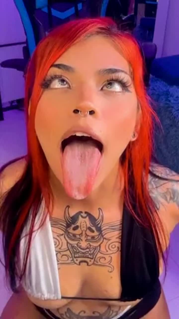 Well, she’s waiting! - free porn video